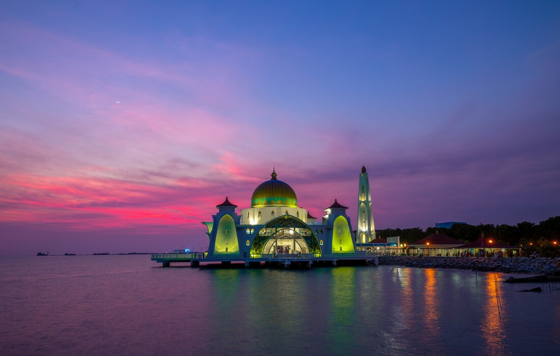 Malacca straits džamija, Malaka, Malezija, putovanje Azija, daleka putovanja, vođene ture