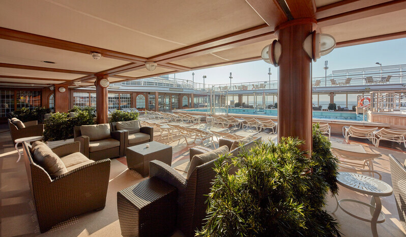 Queen Elizabeth - The Pavilion Pool