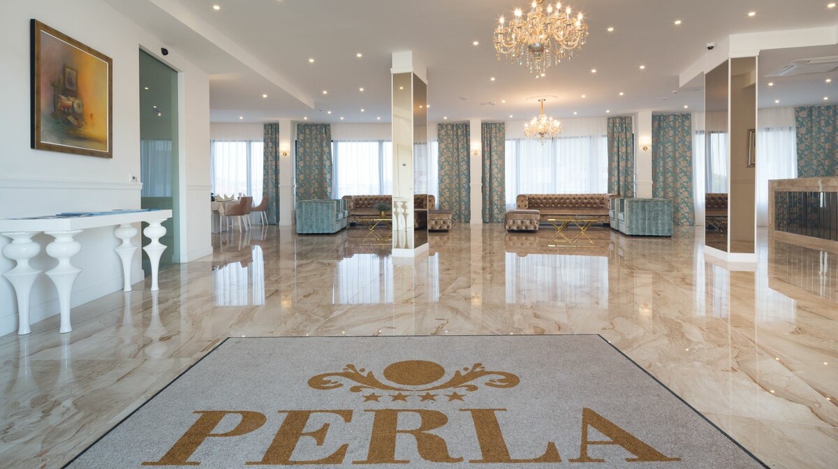 Rogoznica, Hotel Perla