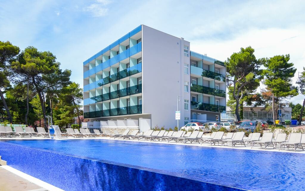 Vodice, Hotel Villa Arausana & Antonina, vanjski bazen