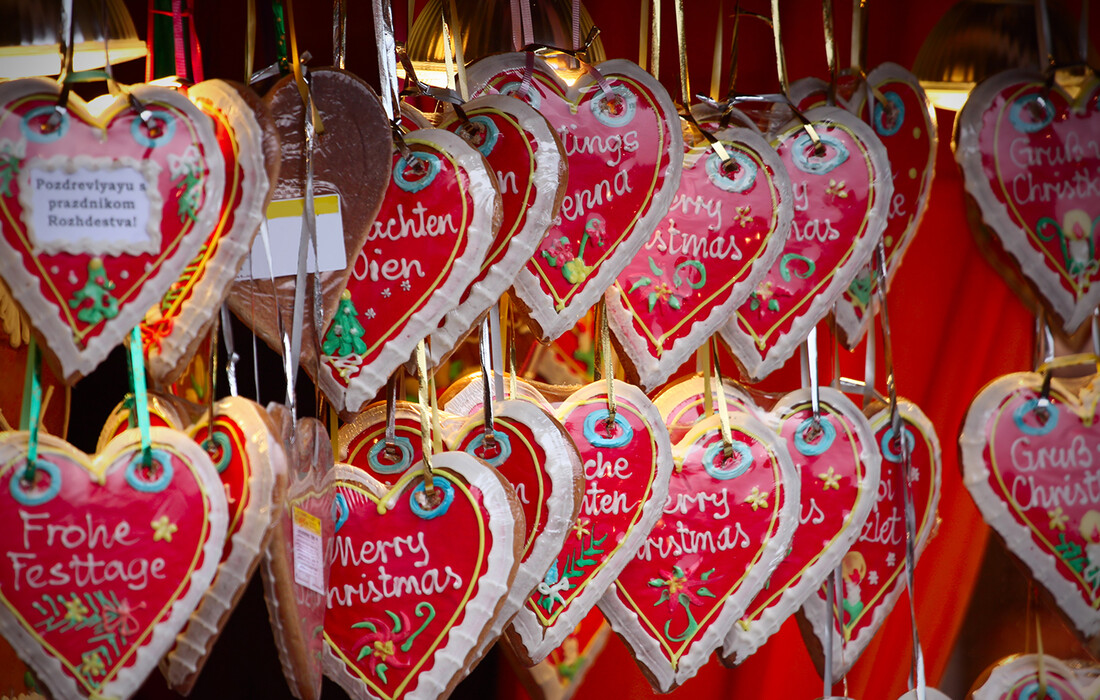 Božični ukrasi na adventskom sajmu u Beču, putovanje Mondo travel
