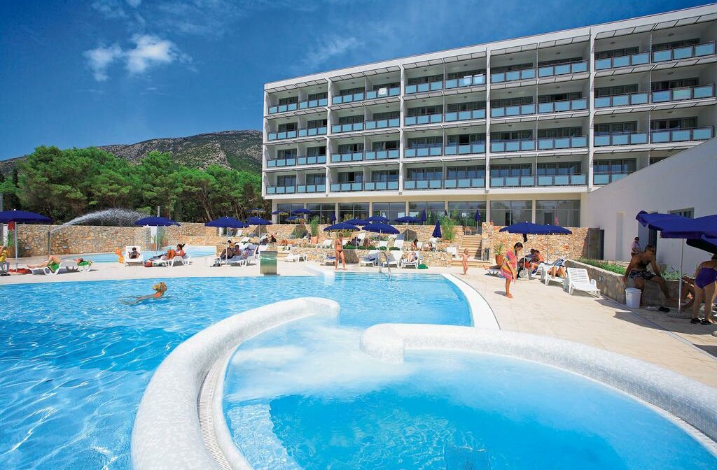 Otok Brač, Bol, Bluesun hotel Elaphusa, vanjski bazen