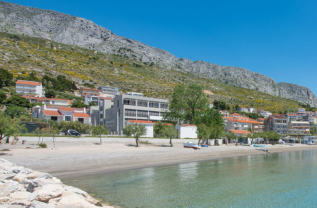 Omiš, Hotel Nestor, plaža