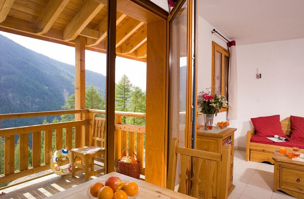 Skijanje, Francuska, Les Orres, Residence Les Balcons des Airelles, terasa.