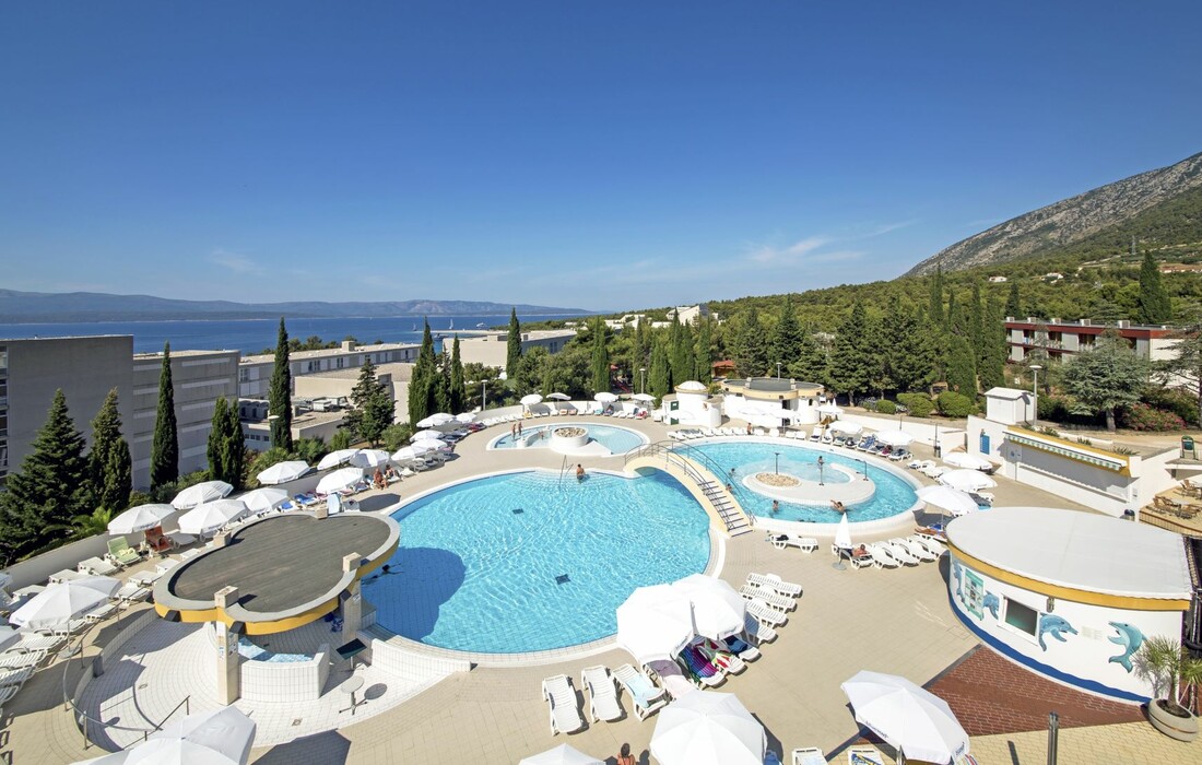 Otok Brač, Bol, Bluesun hotel Bonaca, vanjski bazeni