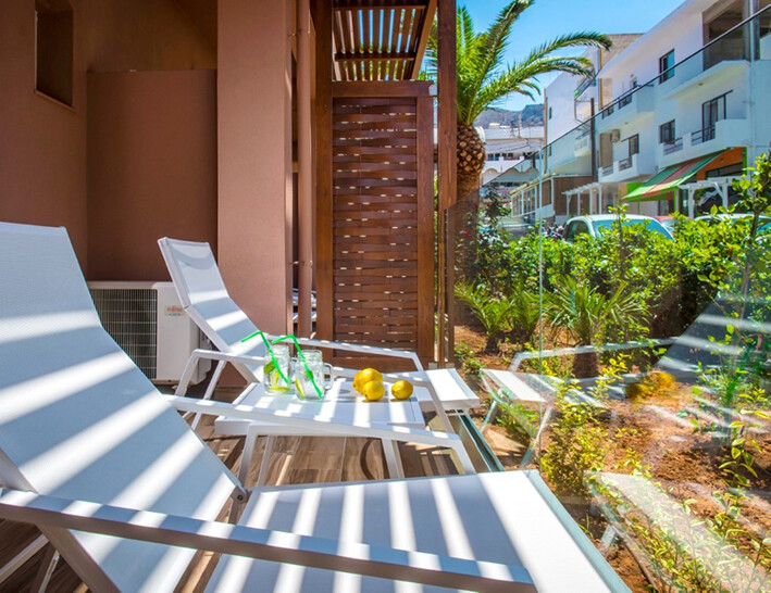 Kreta zrakoplovom, Hotel Mari Kristin Beach, balkon i ležaljke