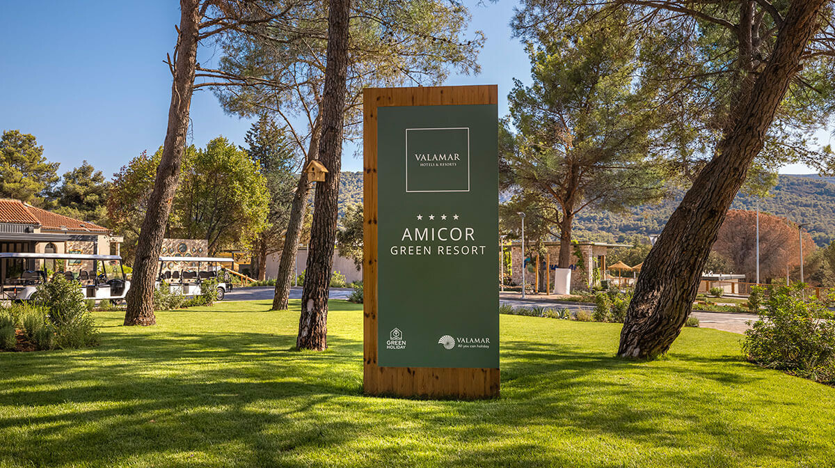 Valamar Amicor Resort, ulaz