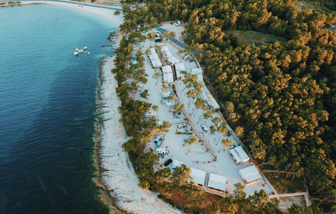 Kamp Bunja, panorama