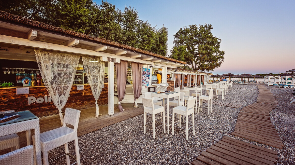 Funtana, Polidor Camping Park, bar na plaži