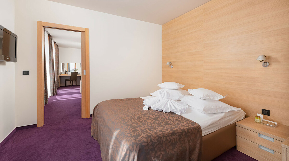 Hotel Olympia, junior suite, pogled na more i park