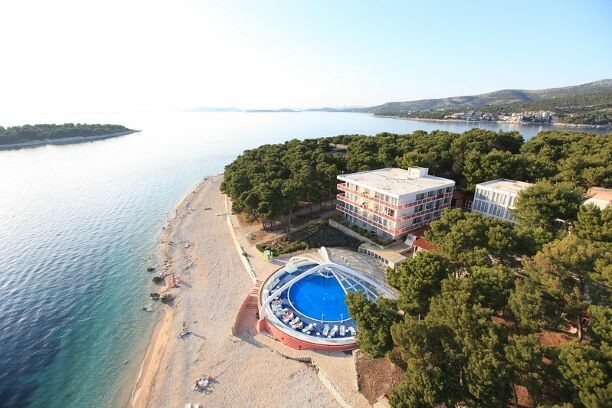 Primišten, Hotel Zora, panorama