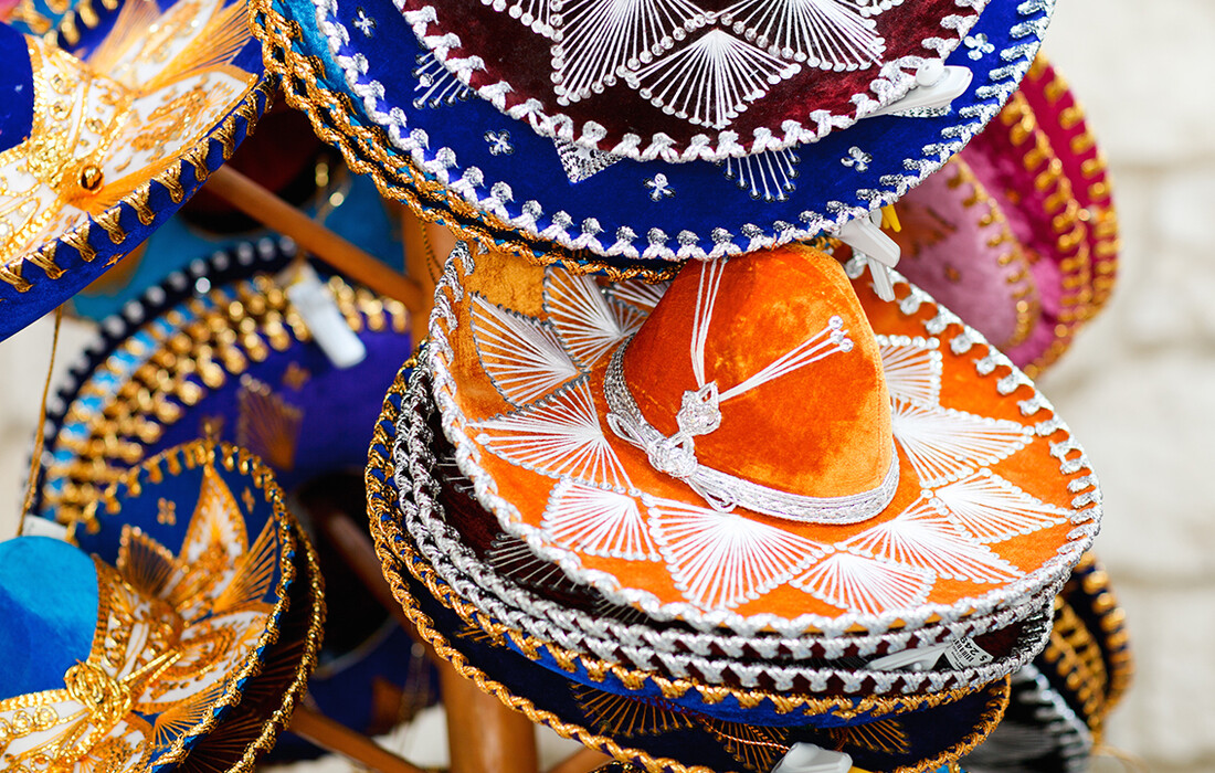tradicionalni šareni šeširi sombrero,  Mondo travel, daleka putovanja, garantirani polazak