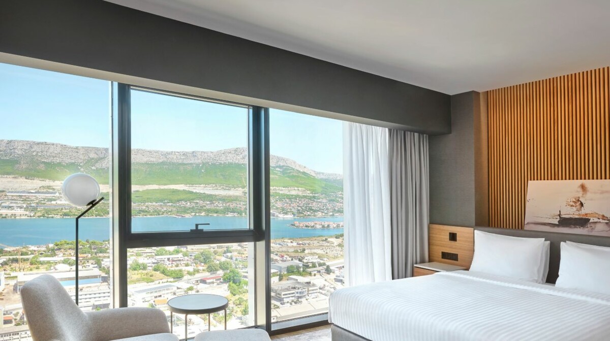 1716556862-Split, AC hotel by Marriott - standard soba