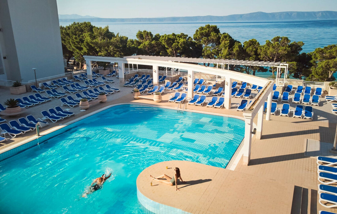 Tućepi, hotel Alga, vanjski bazen