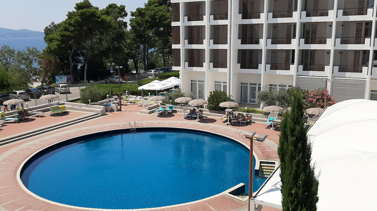 Hotel Kolovare, vanjski bazen