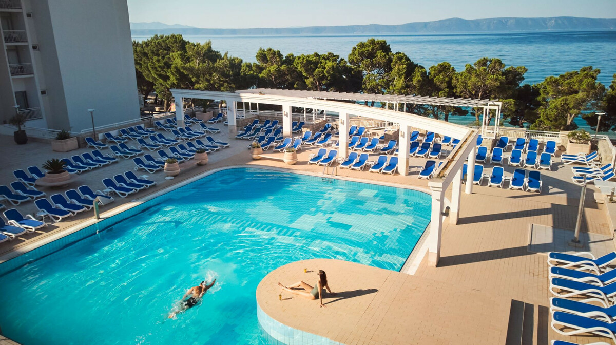 Tućepi, hotel Alga, vanjski bazen