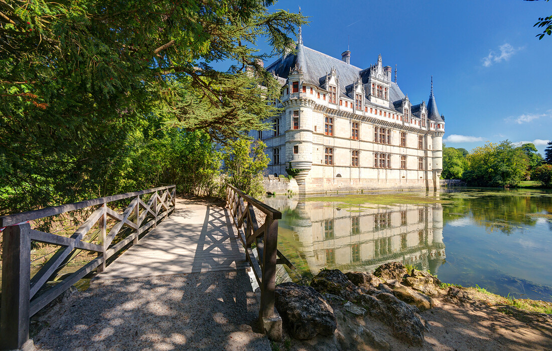 dvorac chateau de Azay-le-Rideau, putovanje dvorci loare, francuska tura, garantirani polazak