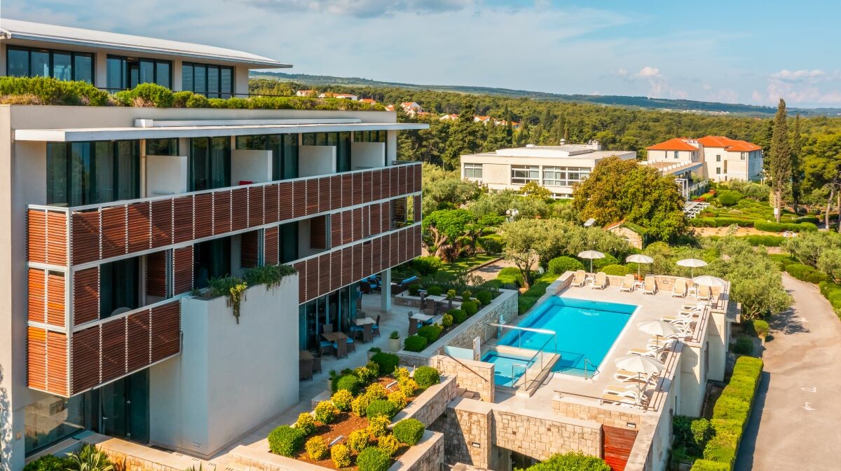 Aminess Vival Velaris Resort panorama i bazen