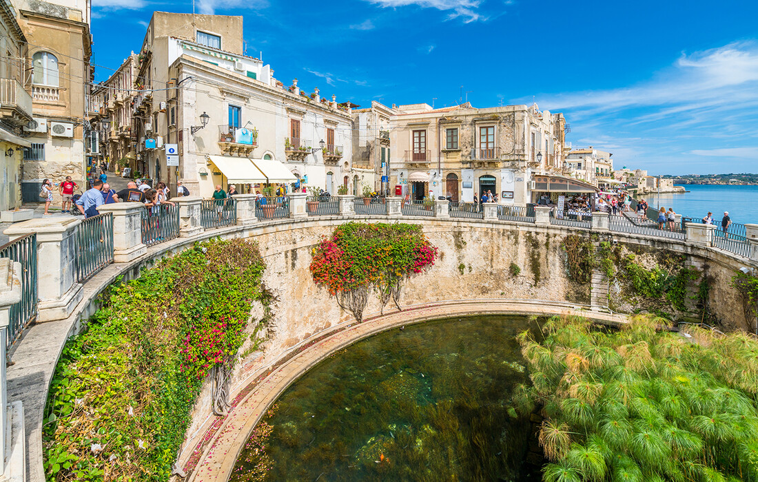 Siracusa, posebnim zrakoplovom iz zagreba