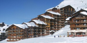 Skijanje u Francuskoj, Val Thorens, apartmani Le Cheval Blanc, zgrada