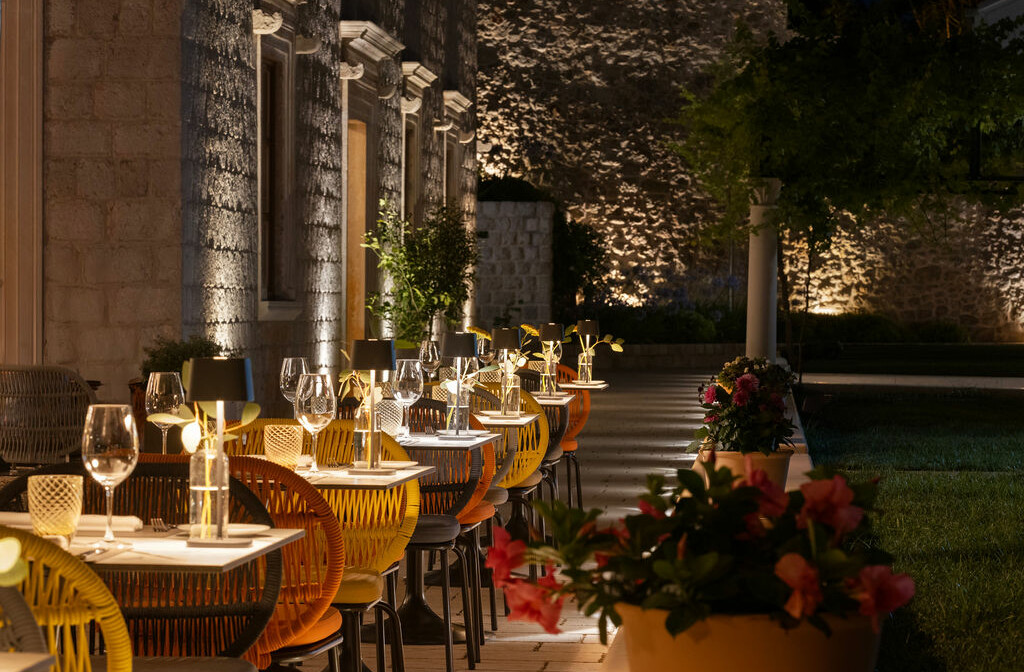 Dubrovnik, Palace Natali, vanjska terasa, noćna