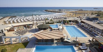 Grčka, Kreta, Gouves, Astir beach hotel, bazen i pogled na plažu