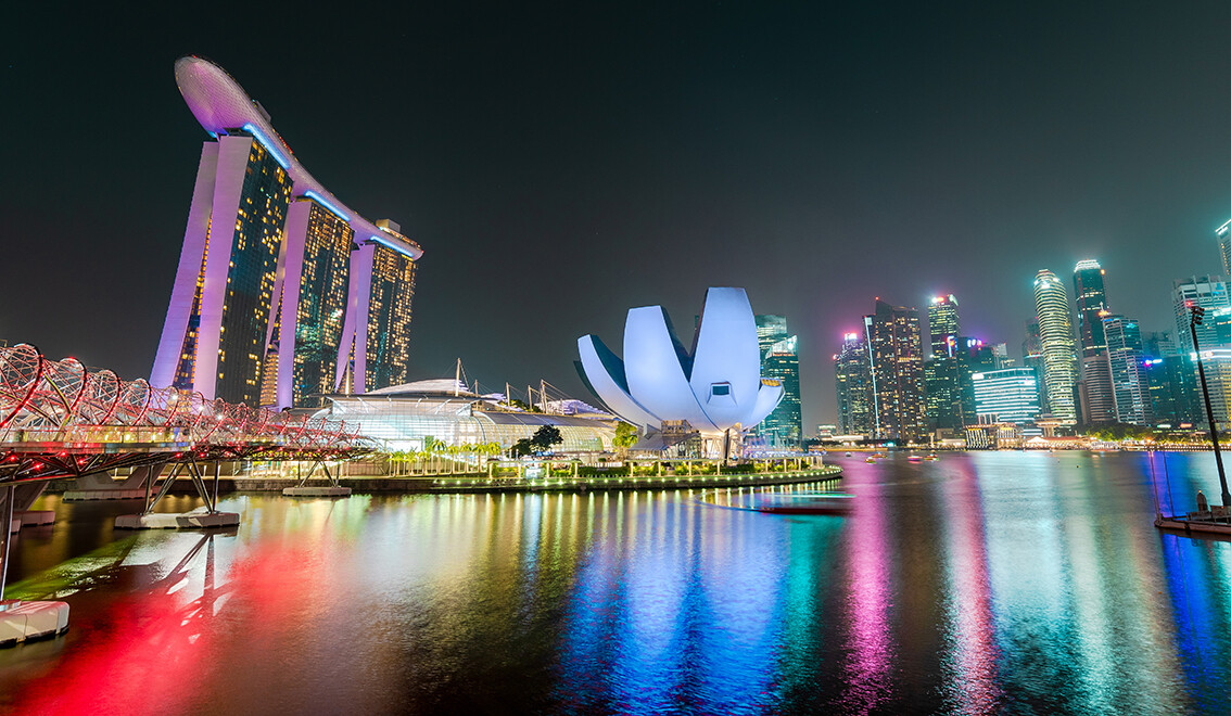 Marina Bay Sands uz noćno osvjetljene, putovanje Singapur, daleka putovanja