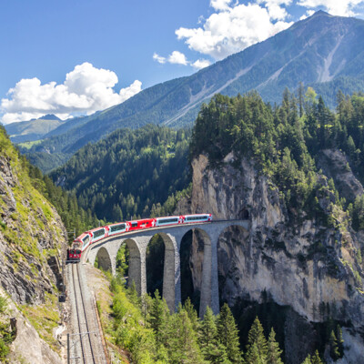 Željeznički vijadukt Landwasser u Švicarskim Alpama