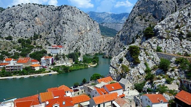 Omiš ljetovanje