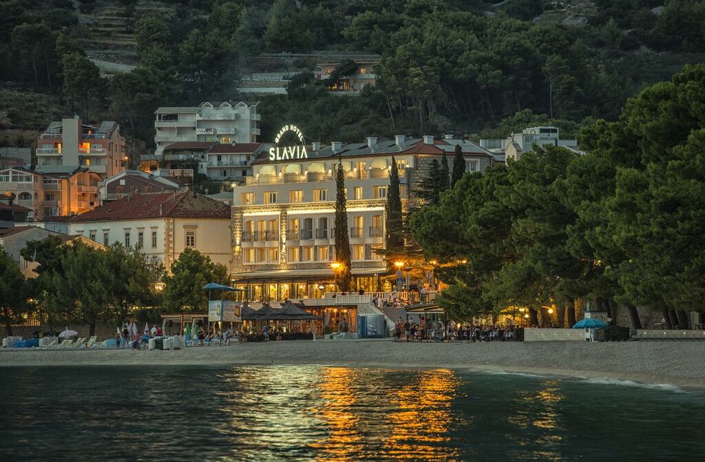 Baška Voda, Grand Hotel Slavia