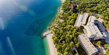 Pogled na hotel Bluesun Marina i plažu ispred hotela, mondo travel