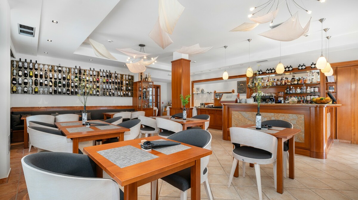 Hotel Tisno, Tisno