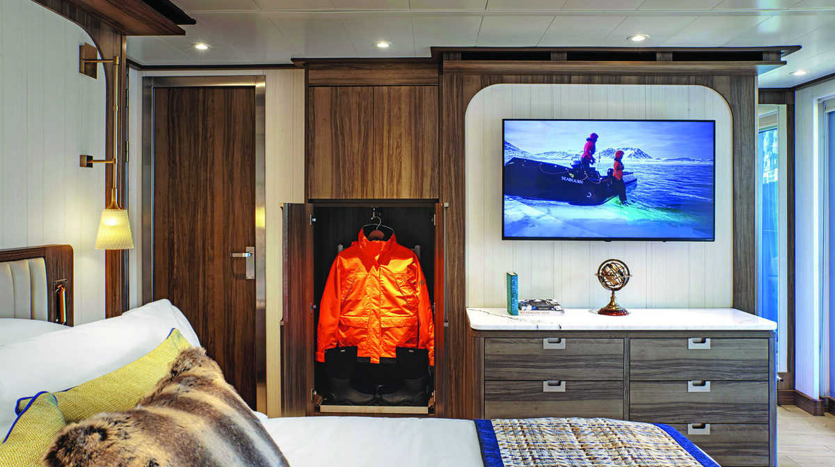 Seabourn Venture Arctic Coat in Suite