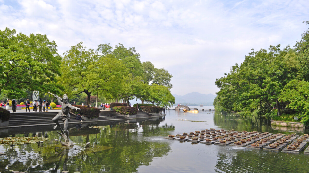 Kina, Zapadno jezero, Antonija Putić