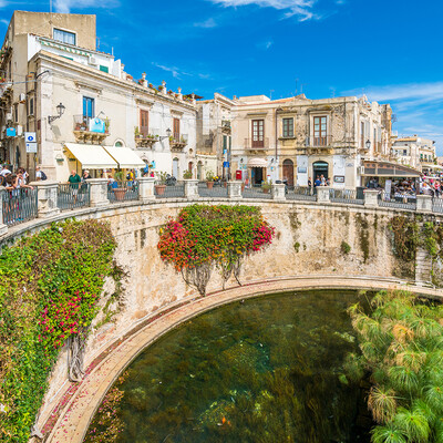 Siracusa, posebnim zrakoplovom iz zagreba