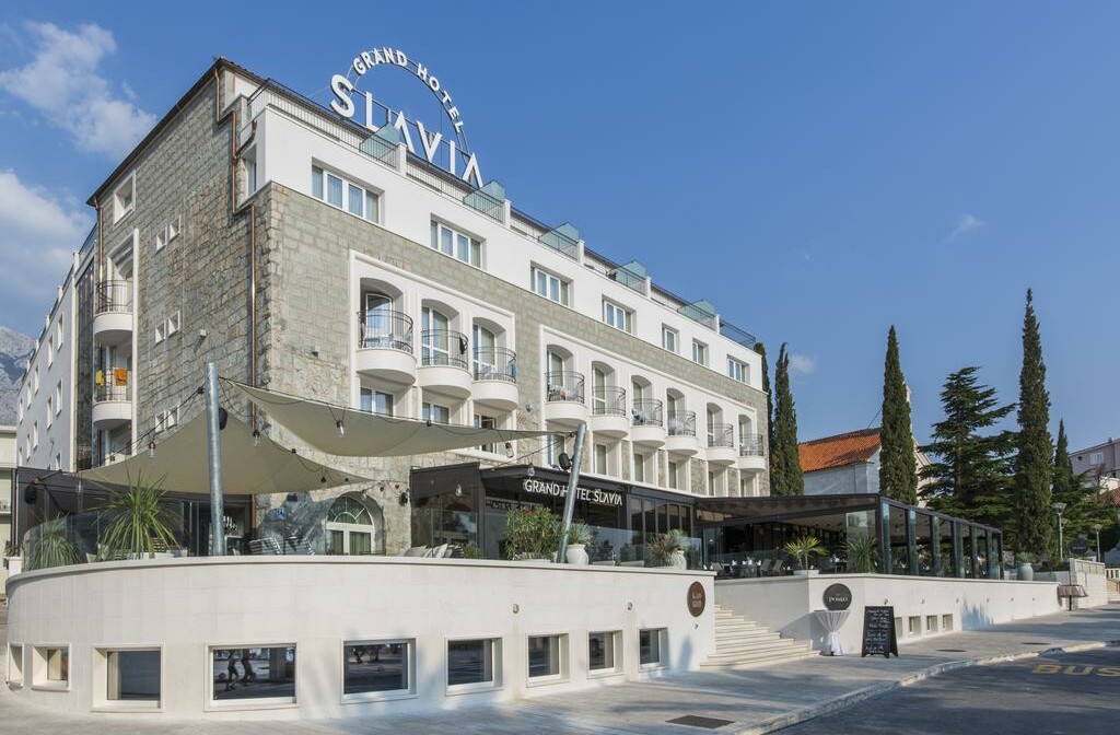 Baška Voda, Grand Hotel Slavia