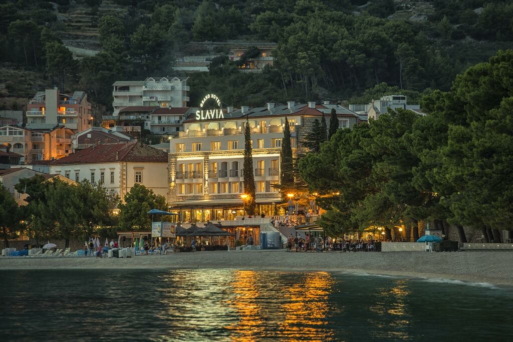 Baška Voda, Grand Hotel Slavia