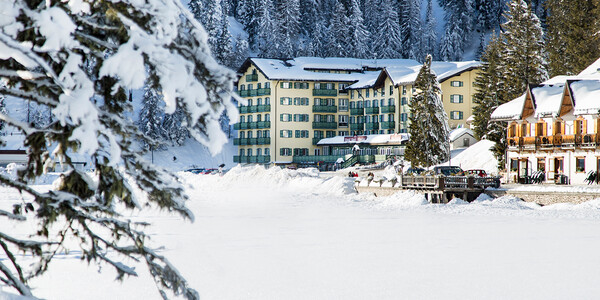 Skijanje u Italiji, skijalište Cortina d’Ampezzo, Grand hotel Misurina, pogled izvana