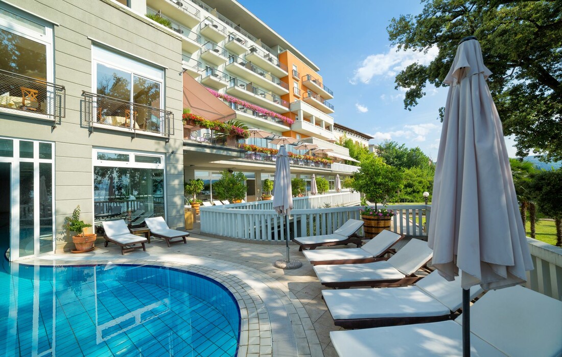 Hrvatska, Grand Hotel 4 opatijska cvijeta, vanjski bazen