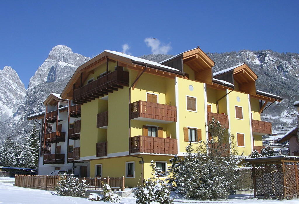 Skijanje u Italiji, skijalište Andalo/Paganella, Molveno, Apartmani Alpenrose, pogled izvana