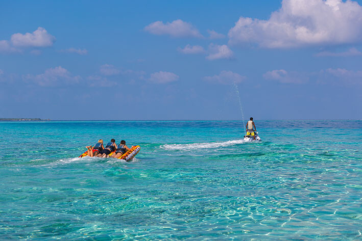 Maldivi odmor u dvoje, Malahini Kuda Bandos, vodeni sportovi