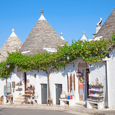 Bijele vapnenačke kuće trulli u Alberobellu, Apulija i Basilicata, Mondo travel