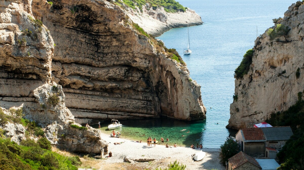 Otok Vis, Stiniva