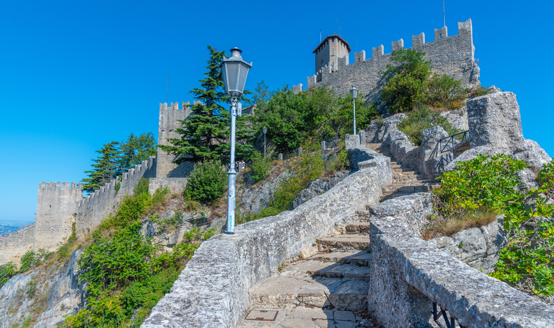 San Marino - stubište koje vodi do Guaite - prve kule San Marina