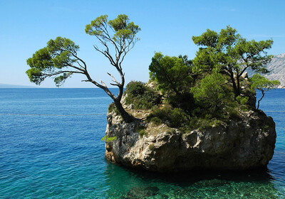 Kamen Brela, ljetovanje u Brelima, Makarska rivijera