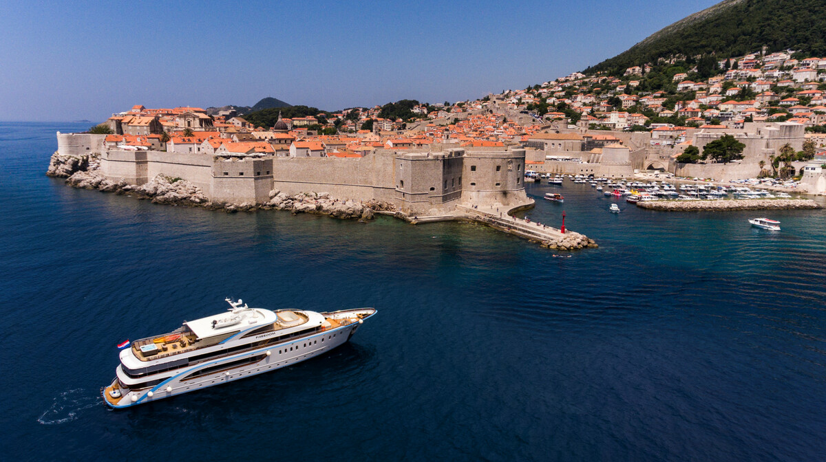 Krstarenje Jadranon luksuznim brodom Freedom u Dubrovniku