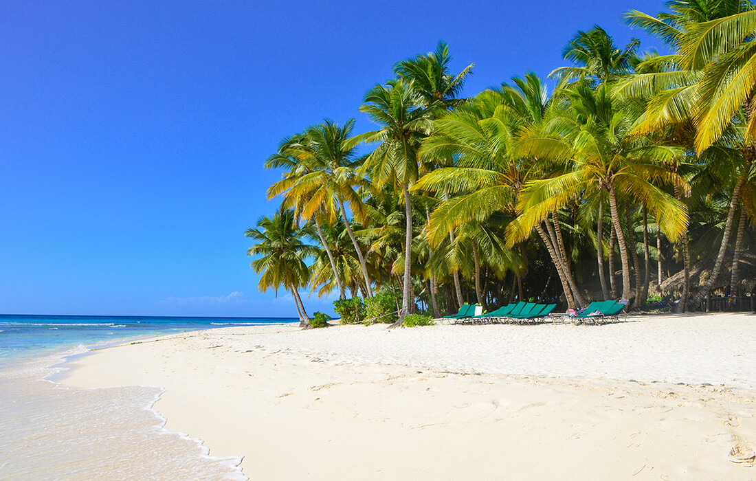 Pješčana plaža otok  Saona, odmor Dominikanska republika, karibi, odmor iz snova, daleka putovanja