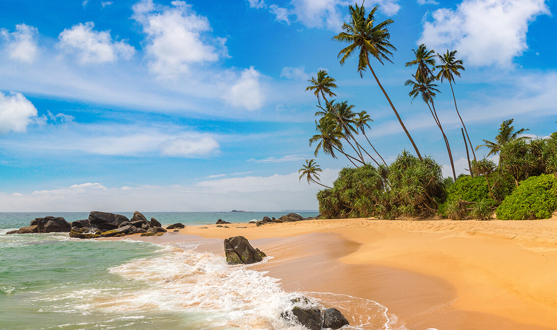 Pješčana plaža Šri Lanke, putovanja zrakoplovom, Mondo travel, daleka putovanja, garantirani polazak
