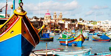Malta, Marsaskala,čamci u bojama Malte, garantirani polasci, ljetovanje na mediteranu