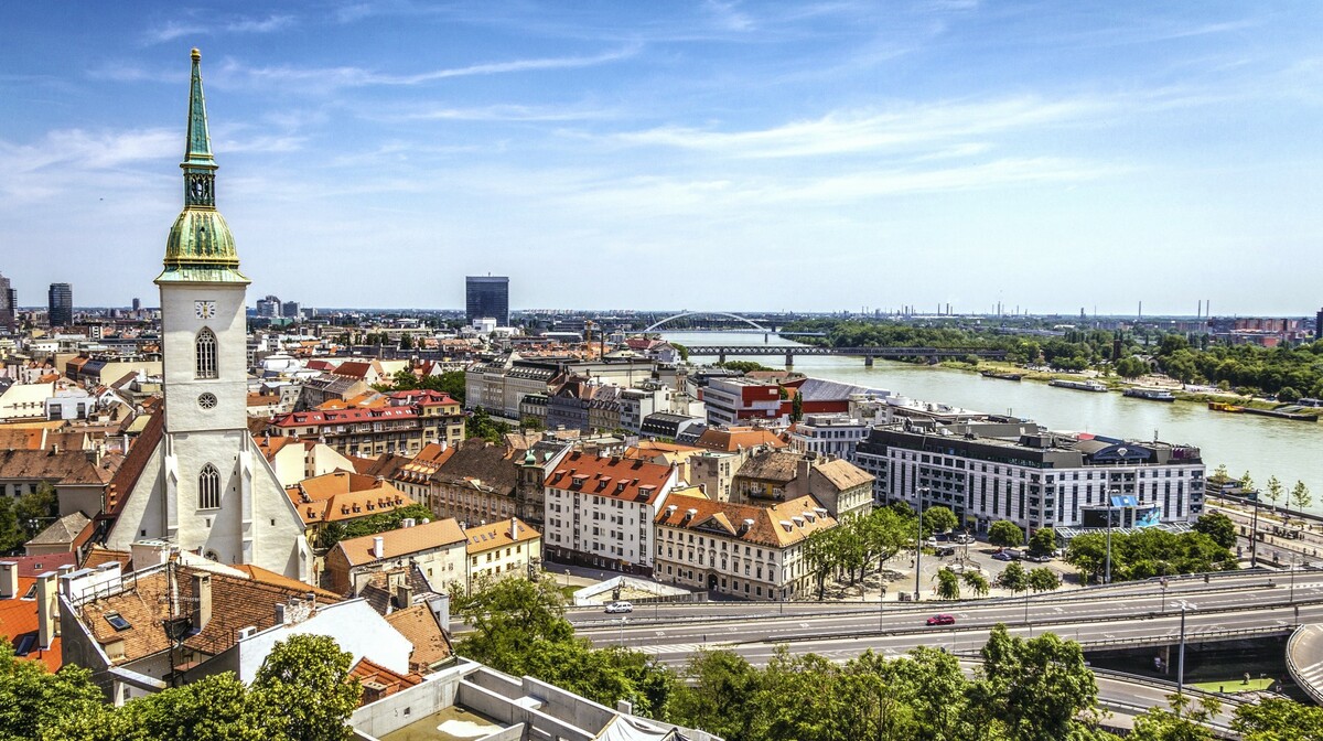 Bratislava uz Dunav, Bratislava putovanje, Mondo travel, Prijestolnice Dunava